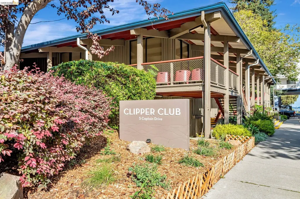 2 Admiral Drive Emeryville CA 94608