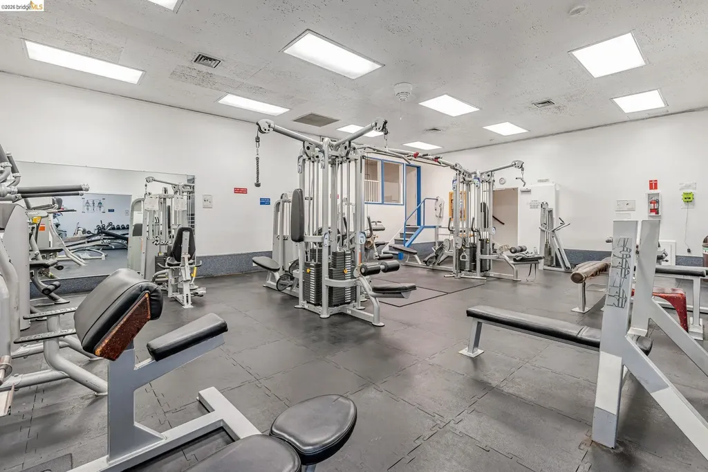 2 Admiral Drive Emeryville CA 94608