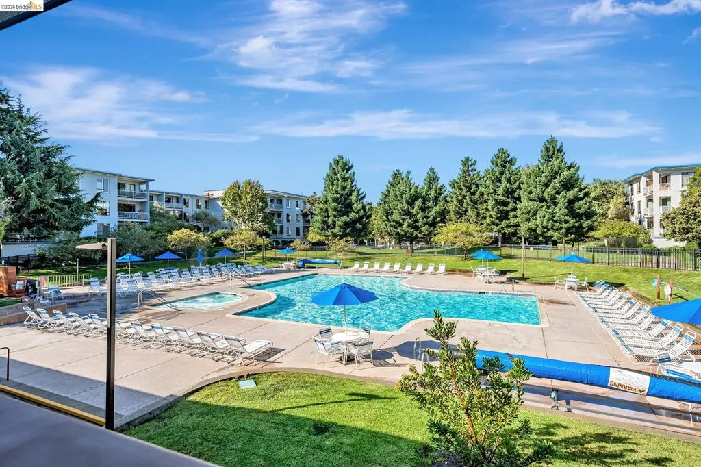 2 Admiral Drive Emeryville CA 94608
