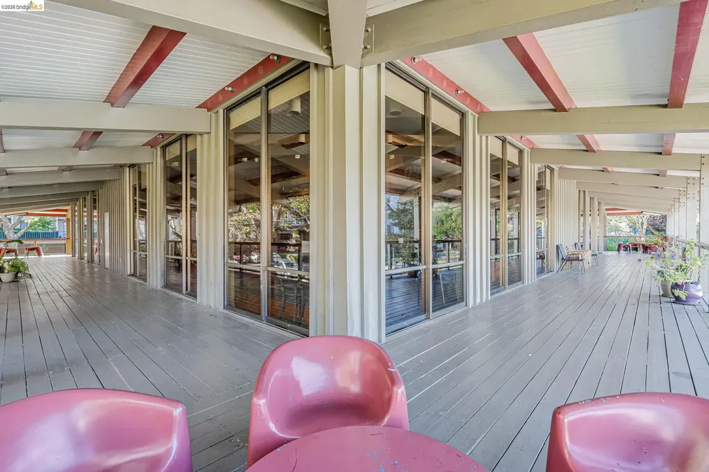2 Admiral Drive Emeryville CA 94608