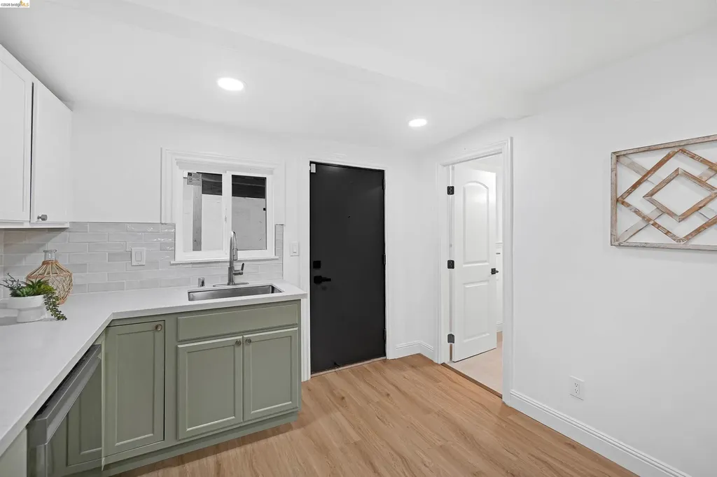 1812 Woolsey Street Berkeley CA 94703
