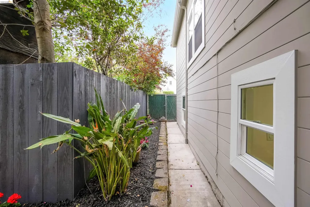 1812 Woolsey Street Berkeley CA 94703