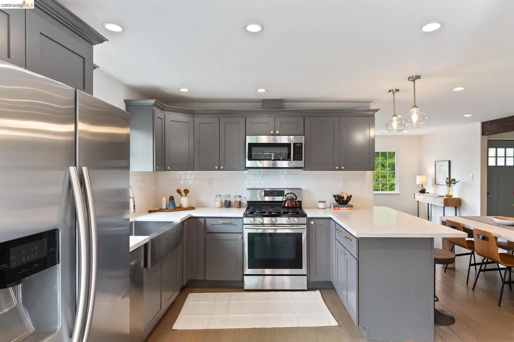 4086 Laguna Avenue Oakland CA 94602