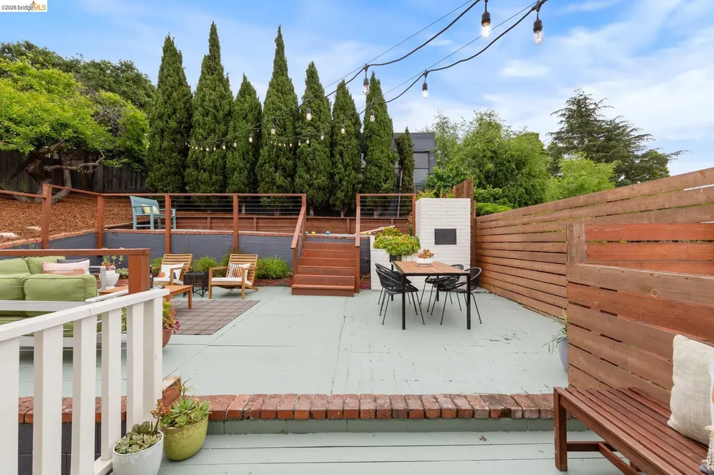 4086 Laguna Avenue Oakland CA 94602