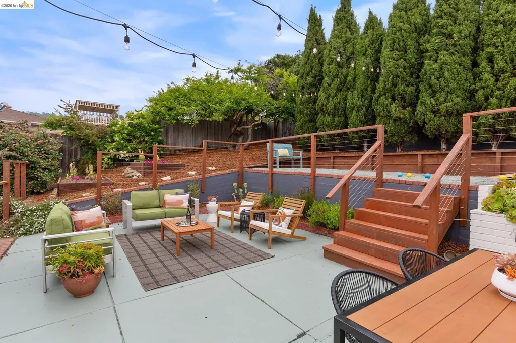 4086 Laguna Avenue Oakland CA 94602