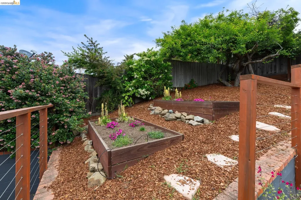 4086 Laguna Avenue Oakland CA 94602
