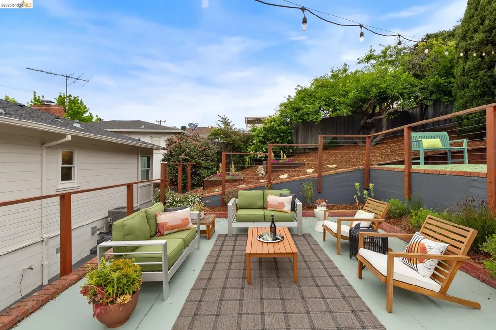 4086 Laguna Avenue Oakland CA 94602