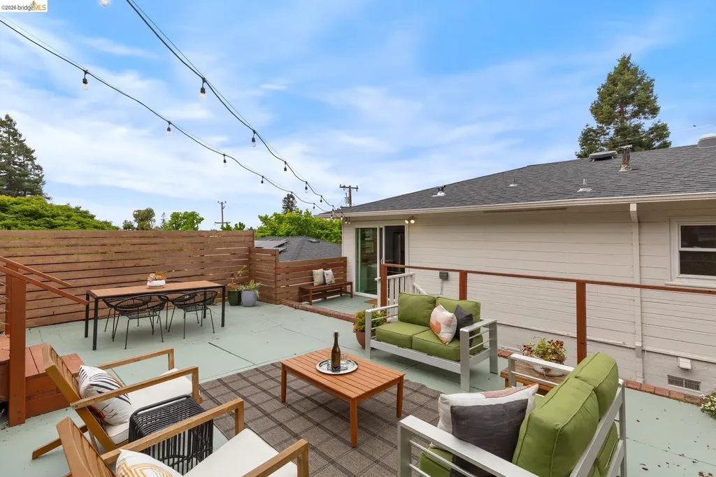 4086 Laguna Avenue Oakland CA 94602