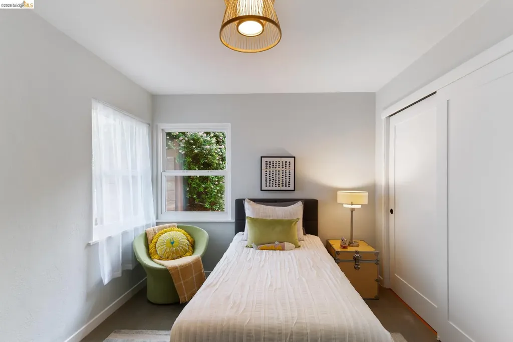4086 Laguna Avenue Oakland CA 94602