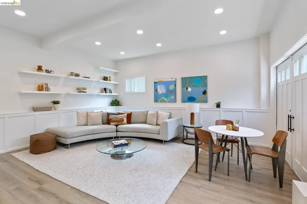 4086 Laguna Avenue Oakland CA 94602