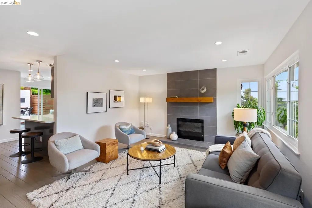4086 Laguna Avenue Oakland CA 94602