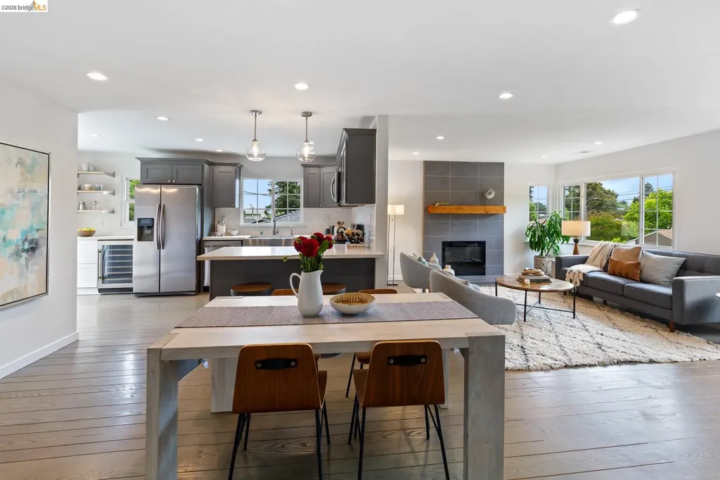 4086 Laguna Avenue Oakland CA 94602