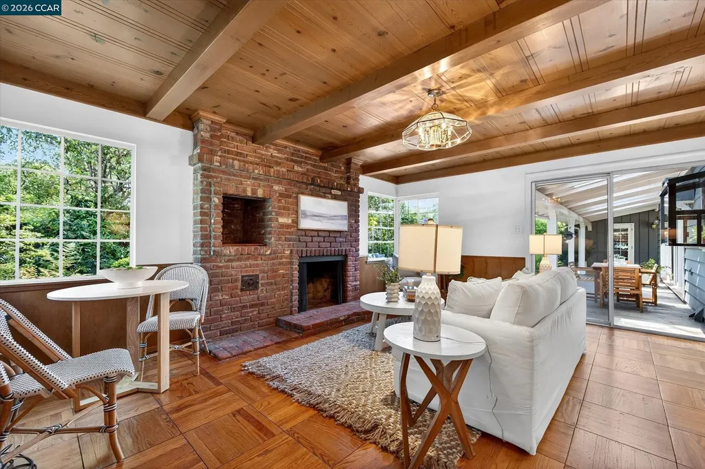 850 Paradise Court Lafayette CA 94549