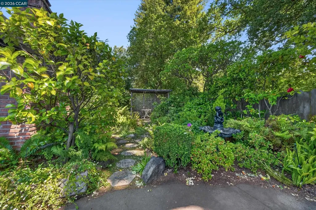 850 Paradise Court Lafayette CA 94549