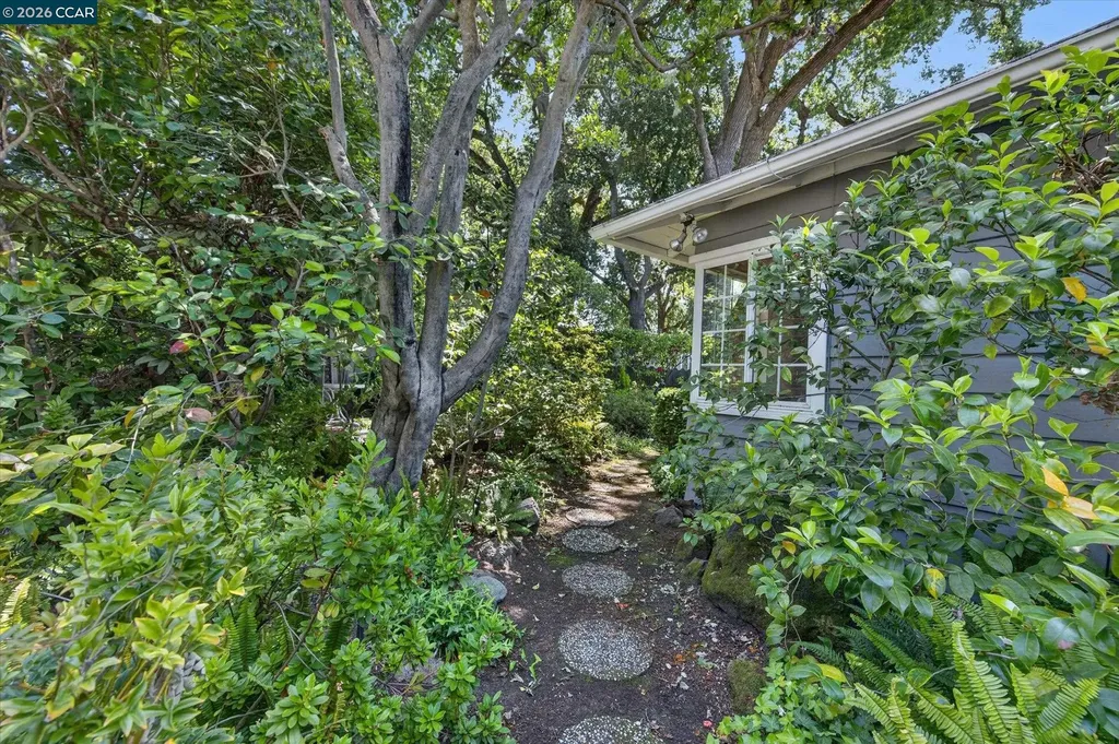 850 Paradise Court Lafayette CA 94549