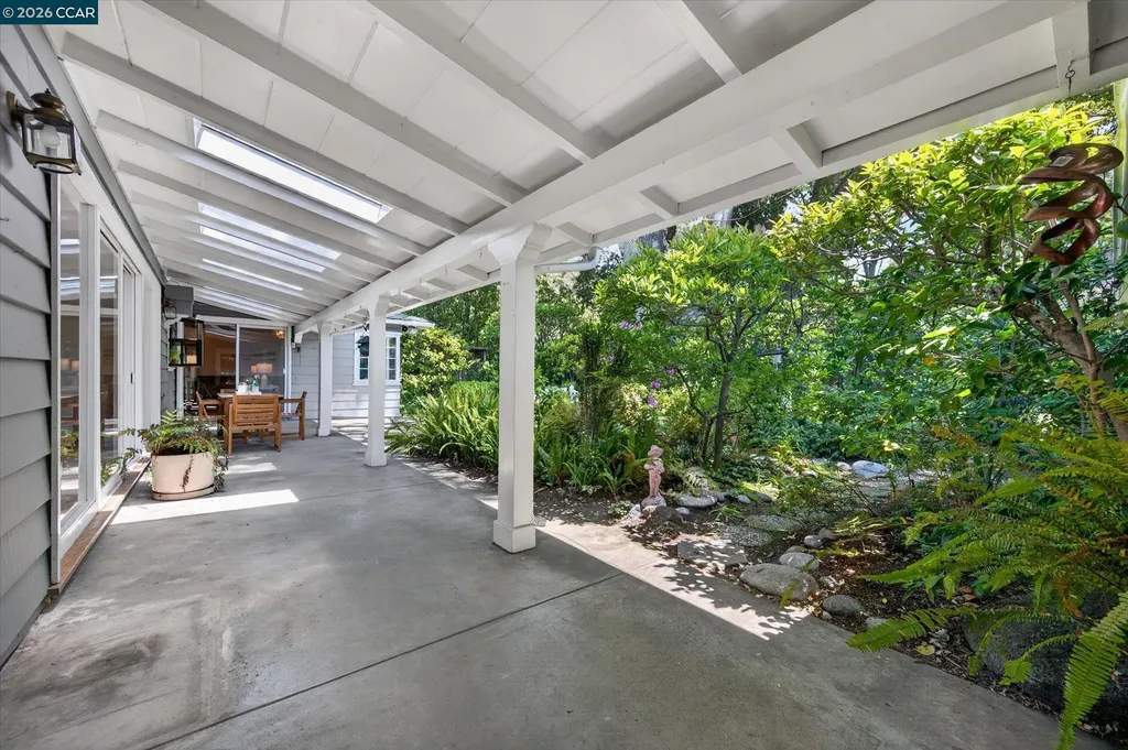 850 Paradise Court Lafayette CA 94549