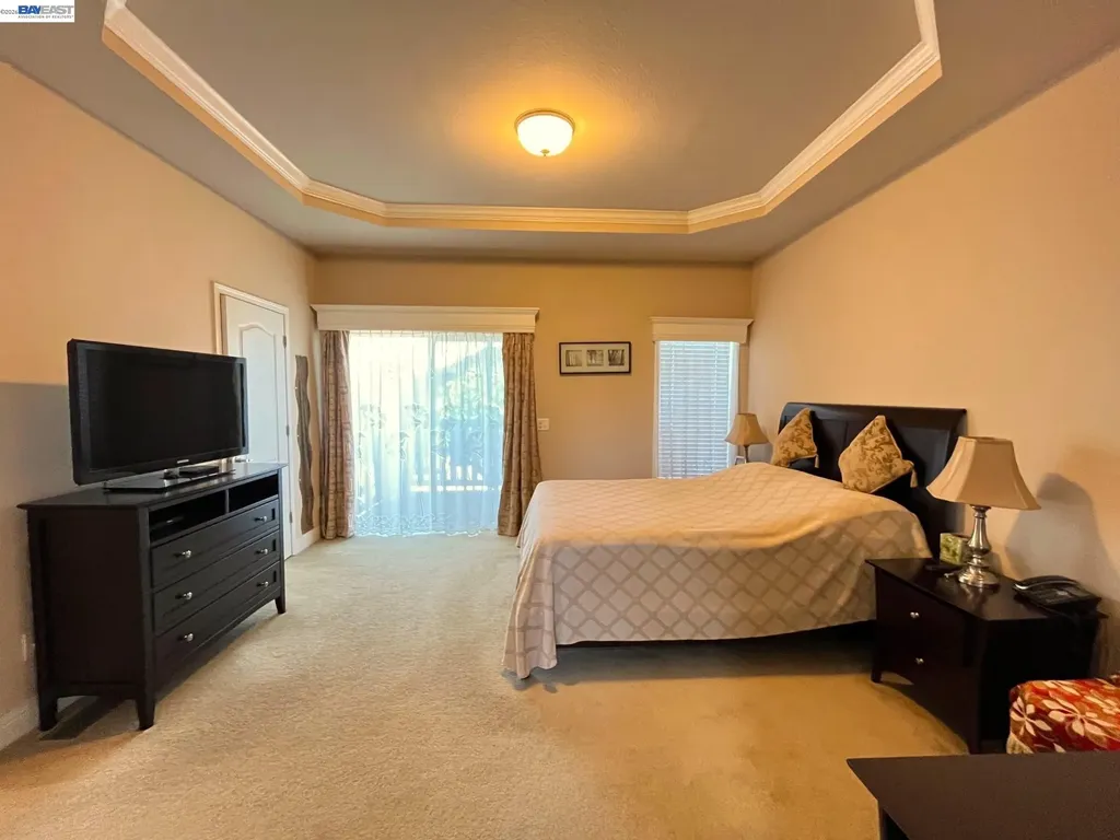 1291 Sussex Way Hayward CA 94544
