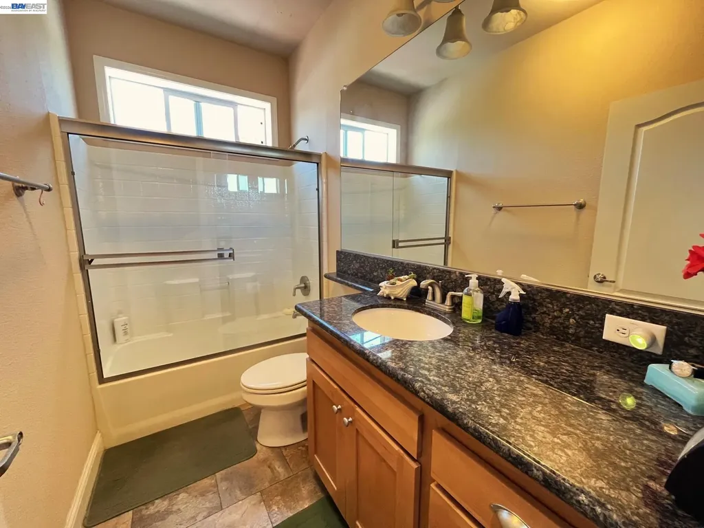 1291 Sussex Way Hayward CA 94544