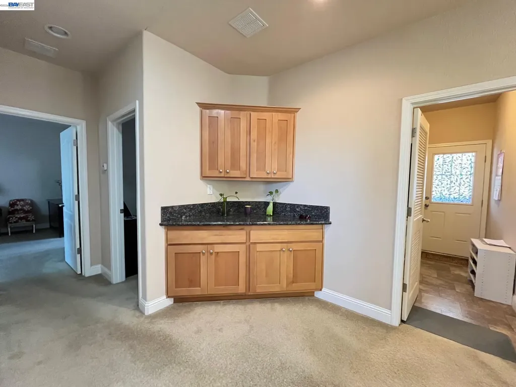 1291 Sussex Way Hayward CA 94544