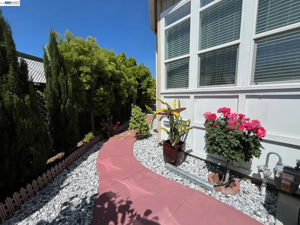 1291 Sussex Way Hayward CA 94544