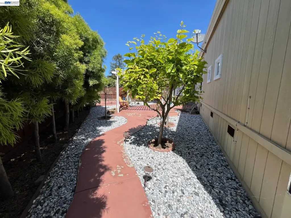 1291 Sussex Way Hayward CA 94544