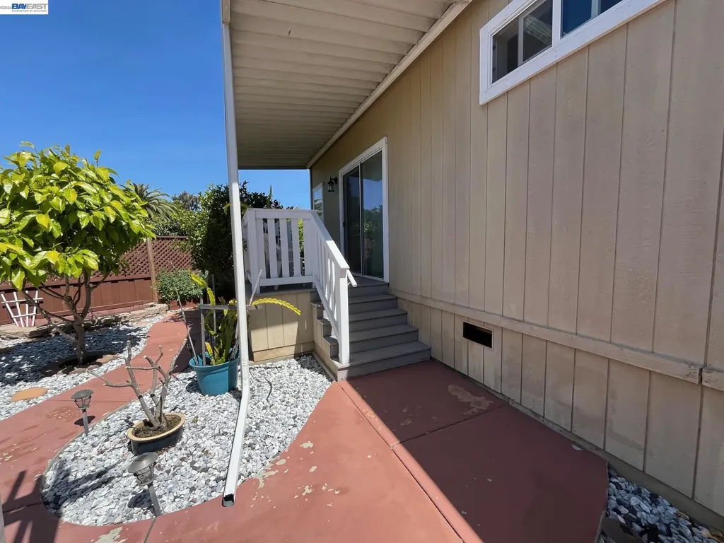 1291 Sussex Way Hayward CA 94544