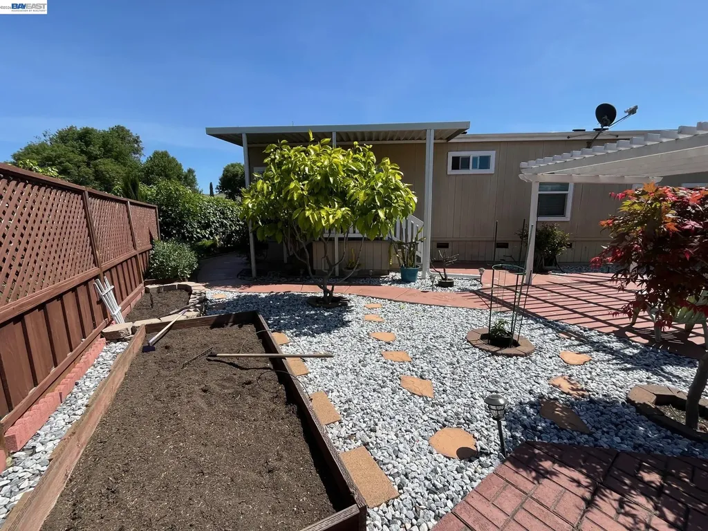 1291 Sussex Way Hayward CA 94544