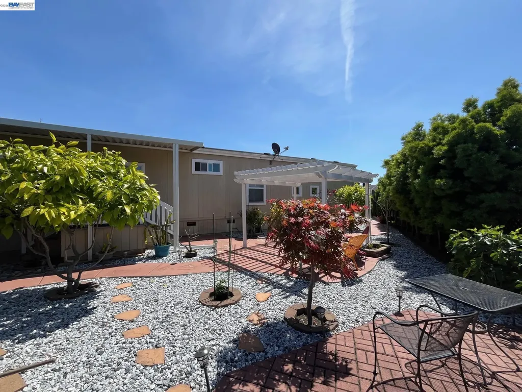 1291 Sussex Way Hayward CA 94544