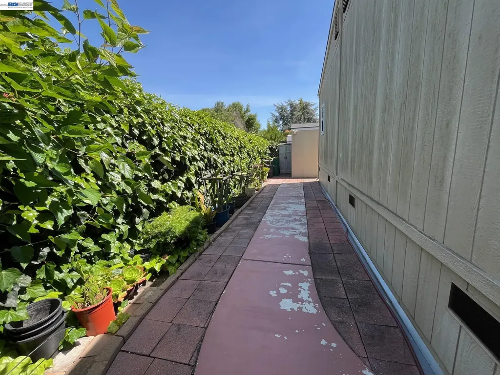1291 Sussex Way Hayward CA 94544