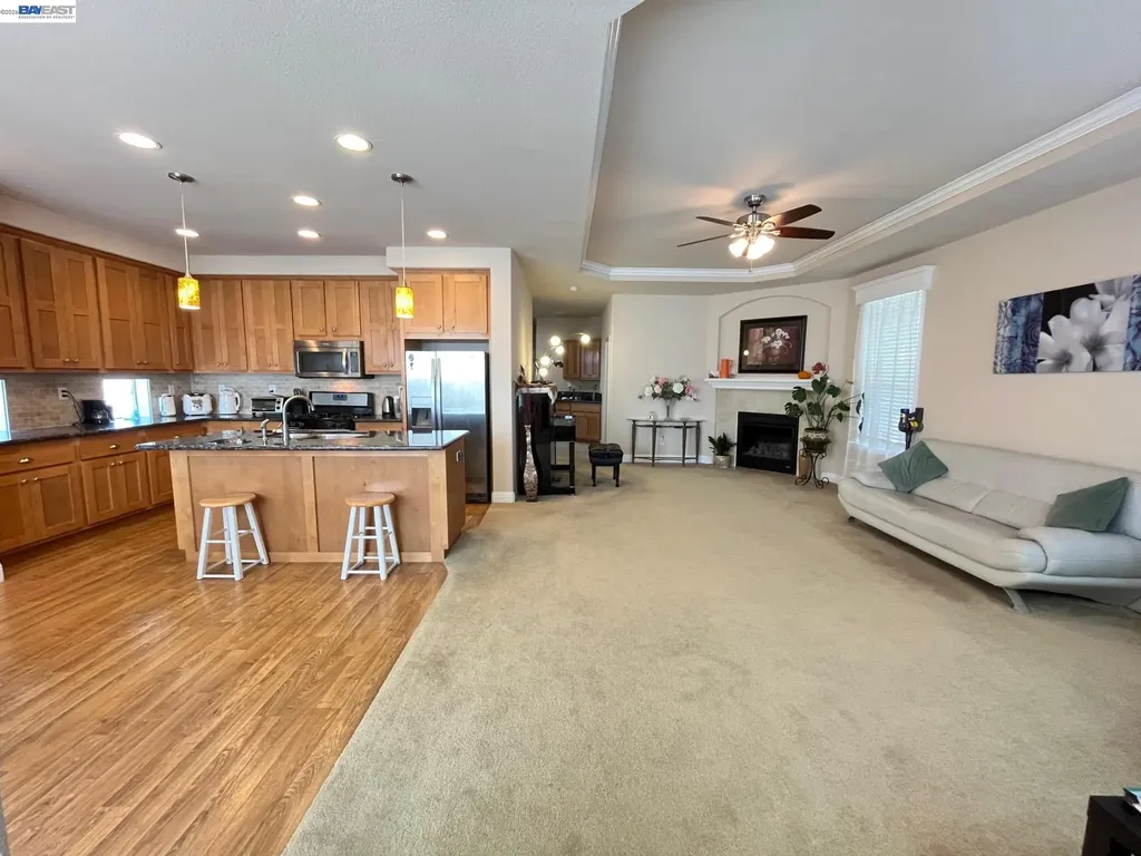 1291 Sussex Way Hayward CA 94544