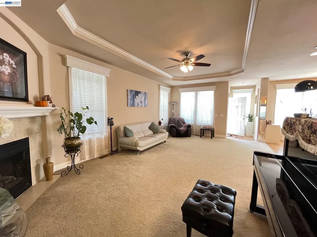 1291 Sussex Way Hayward CA 94544