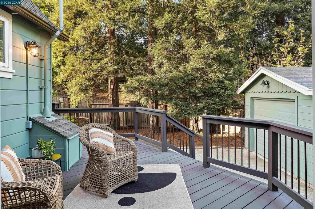 3754 Enos Avenue Oakland CA 94619