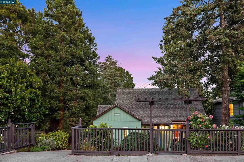 3754 Enos Avenue Oakland CA 94619