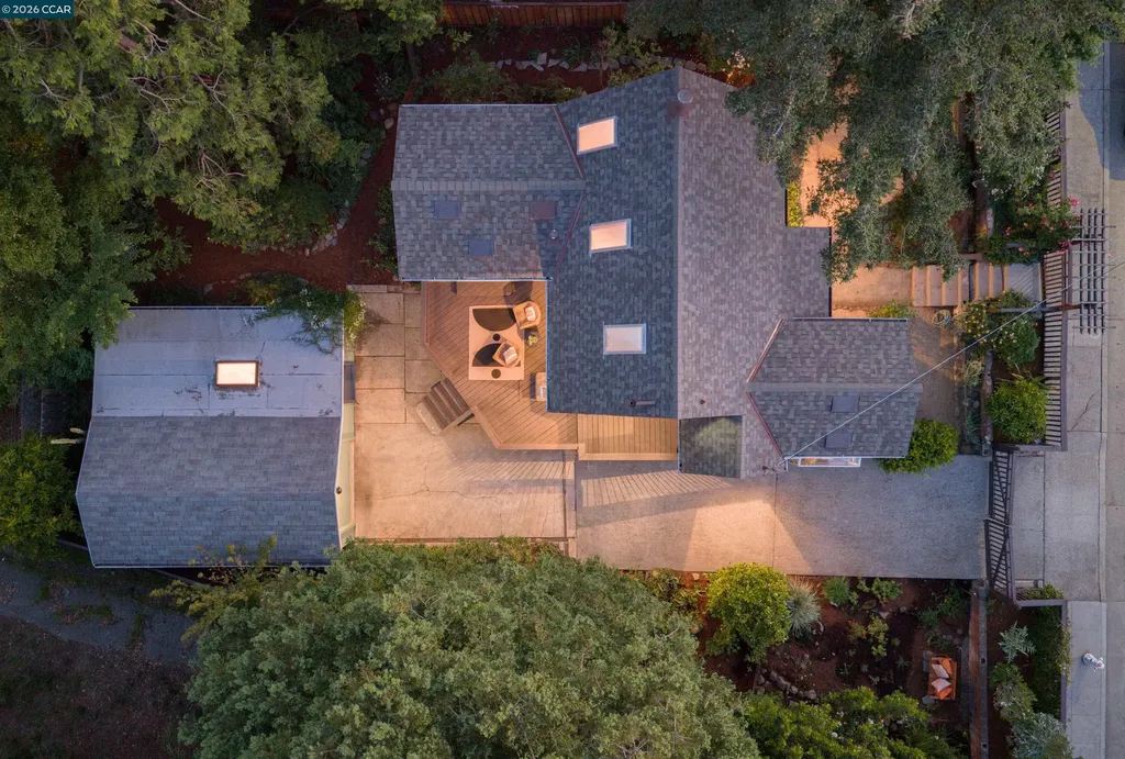 3754 Enos Avenue Oakland CA 94619