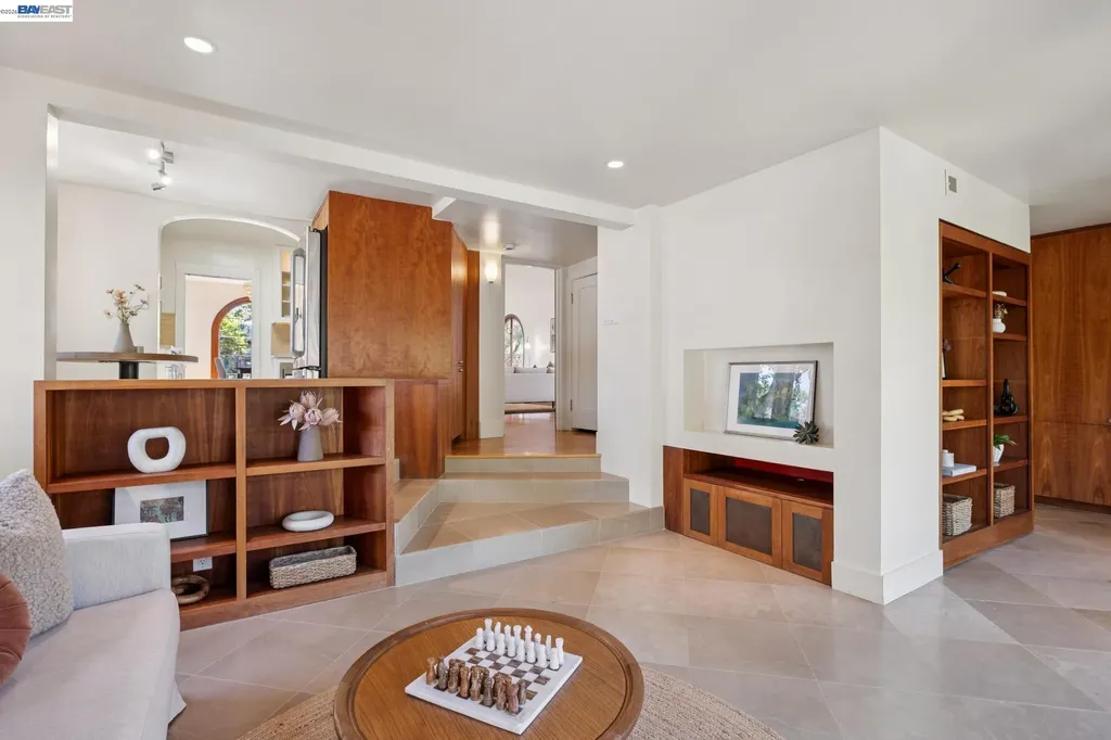 1635 High Street Alameda CA 94501
