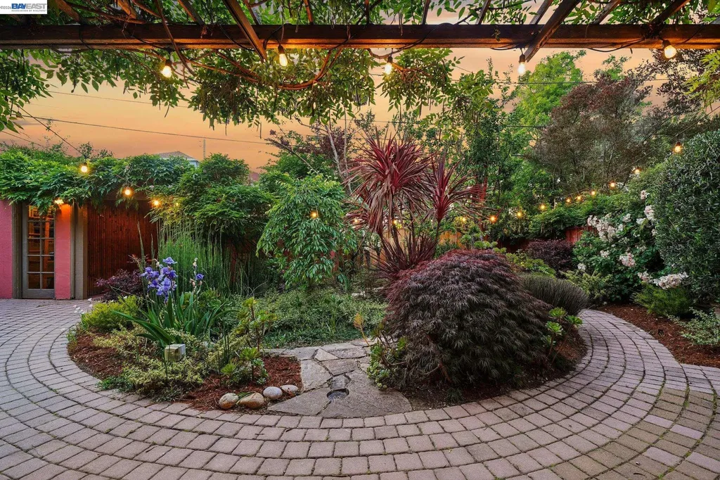 1635 High Street Alameda CA 94501