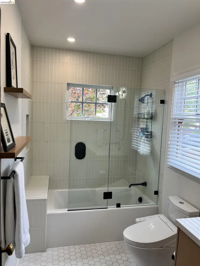 396 62nd Street Oakland CA 94618