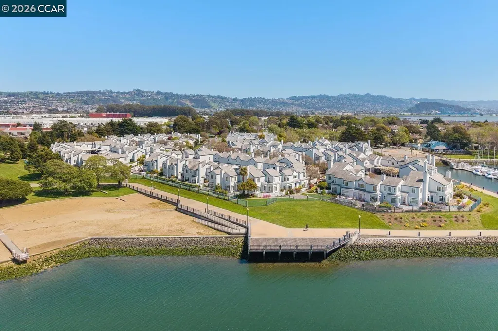 208 Commodore Drive Richmond CA 94804