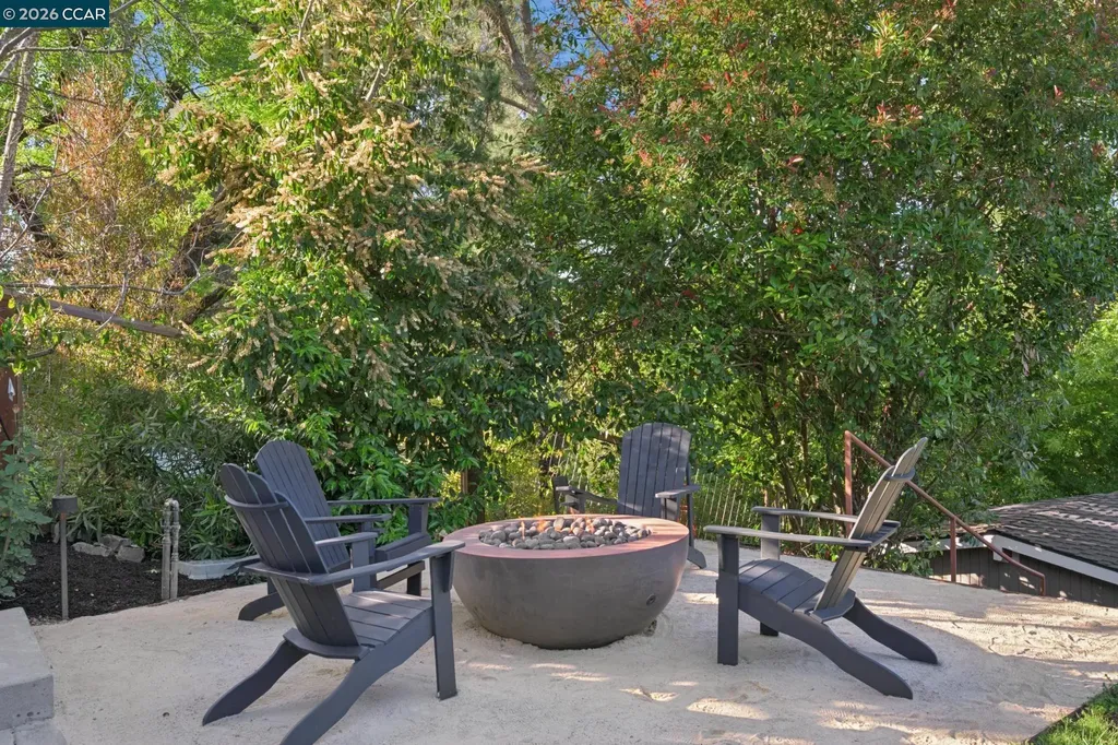 145 Danefield Place Moraga CA 94556
