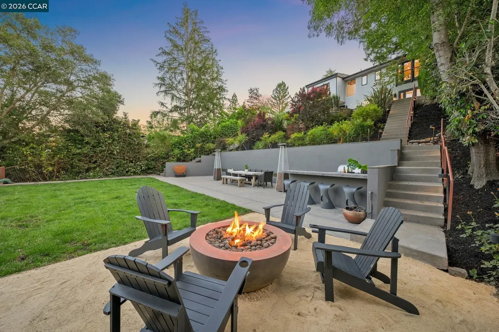 145 Danefield Place Moraga CA 94556