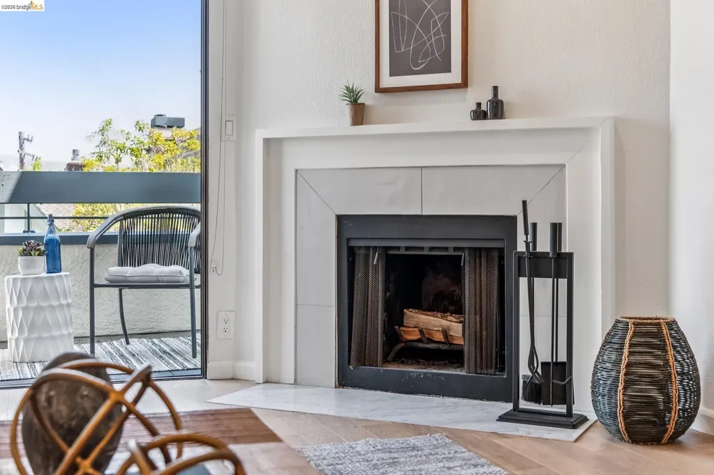 389 Belmont Street Oakland CA 94610