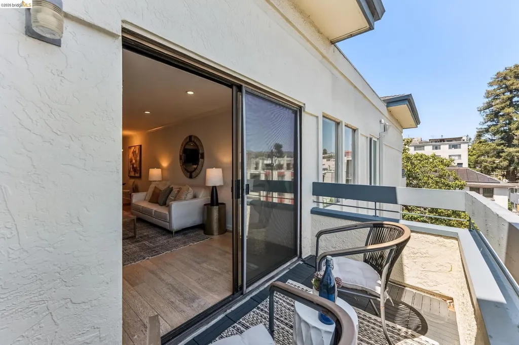 389 Belmont Street Oakland CA 94610