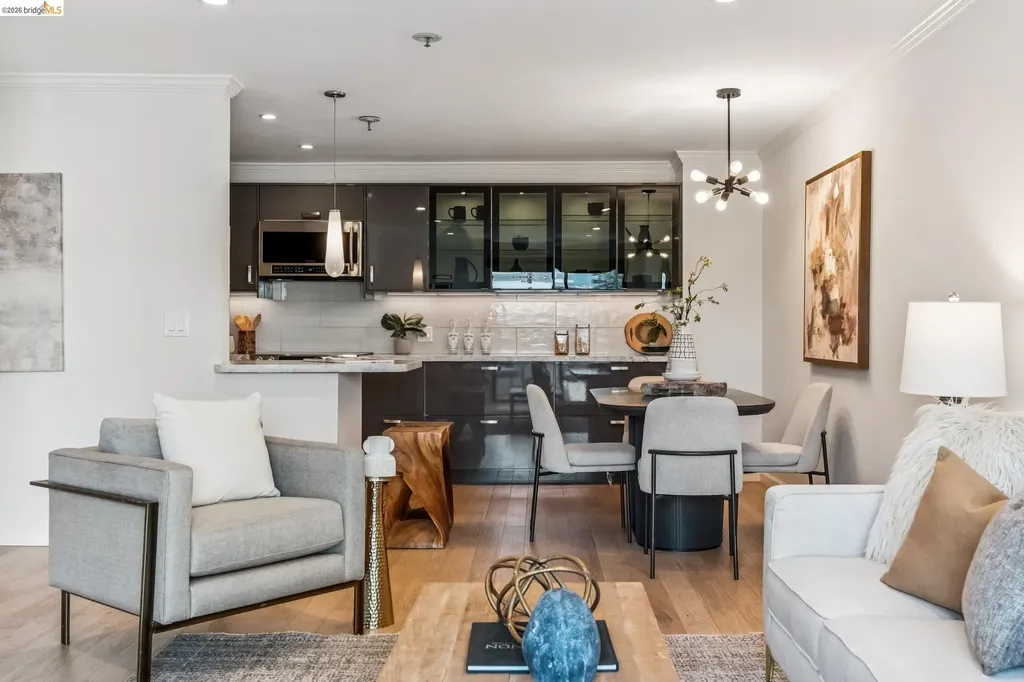 389 Belmont Street Oakland CA 94610