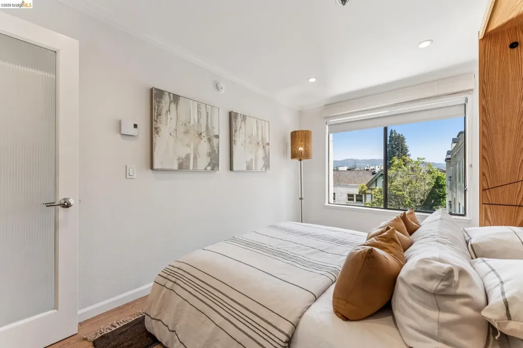389 Belmont Street Oakland CA 94610