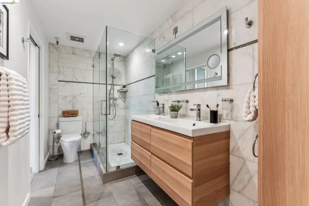 389 Belmont Street Oakland CA 94610