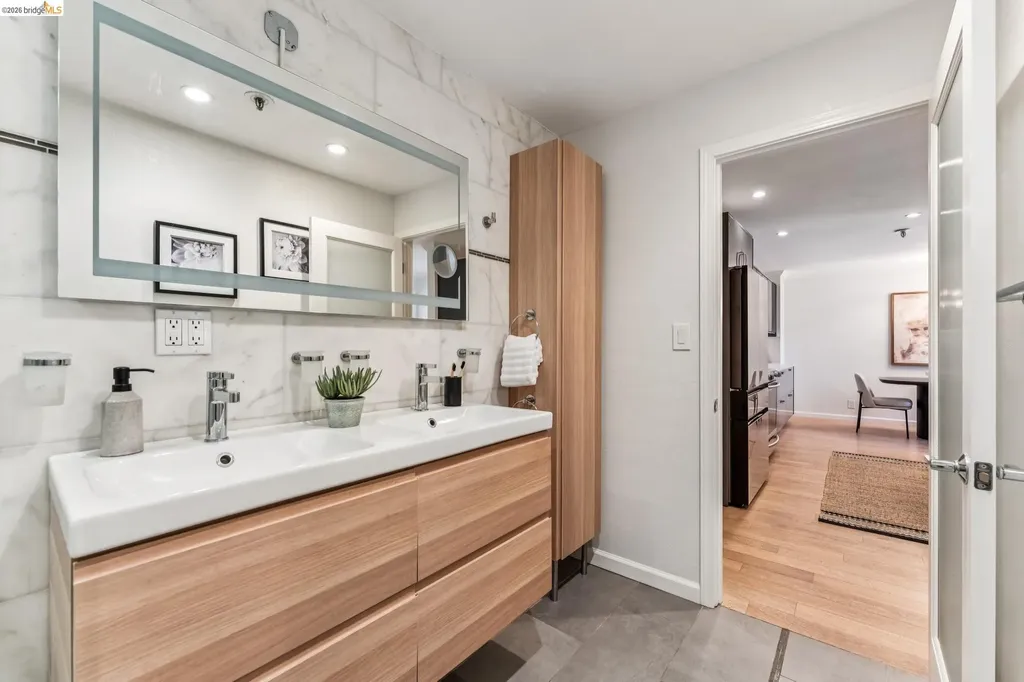 389 Belmont Street Oakland CA 94610