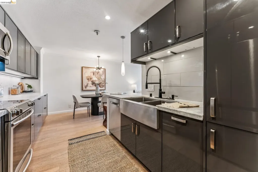 389 Belmont Street Oakland CA 94610