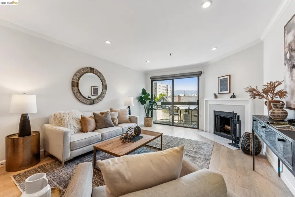 389 Belmont Street Oakland CA 94610