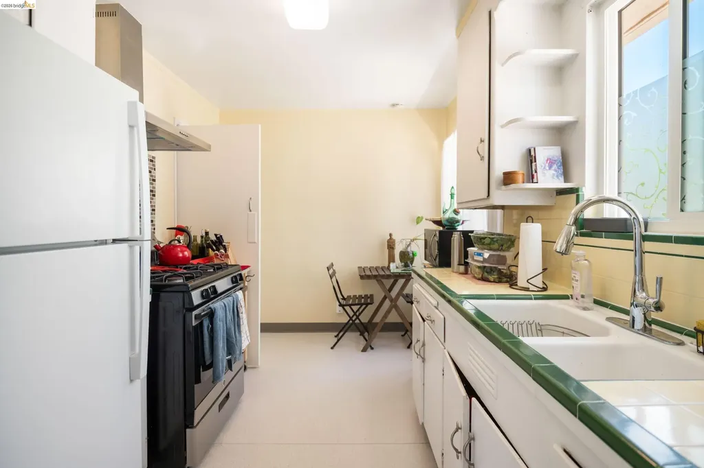 908 Prospect Avenue Oakland CA 94610
