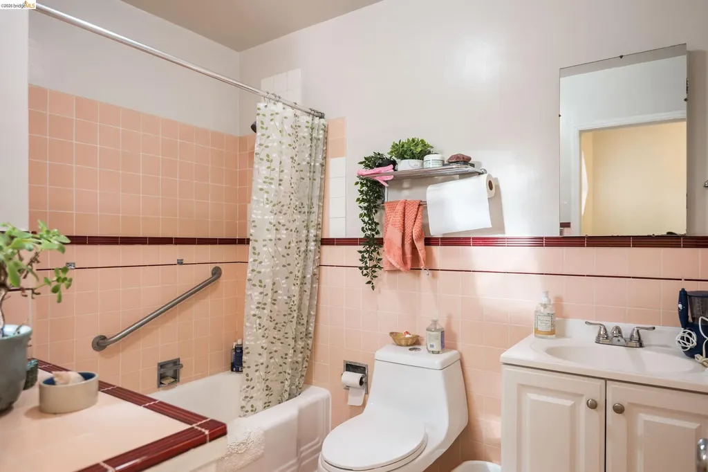 908 Prospect Avenue Oakland CA 94610
